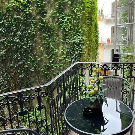 شقة Pyvo Street With Balcony By Nw
