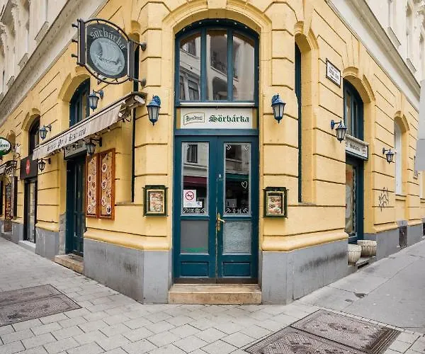Apartamento Pyvo Street Home With Balcony Near The Danube