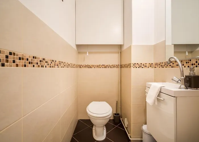 Pyvo Street With Balcony By Nw Budapesta