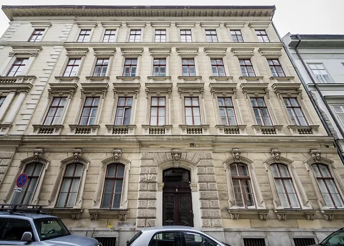 شقة Pyvo Street Home With Balcony Near The Danube *