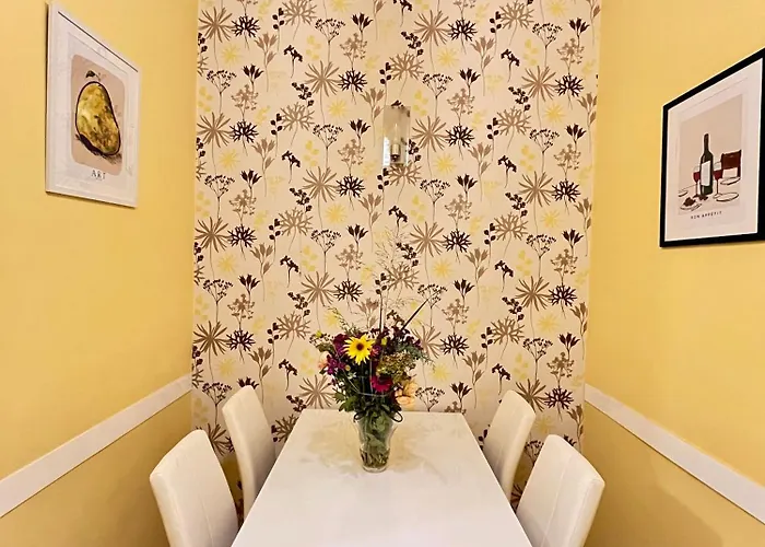 Pyvo Street Home With Balcony Near The Danube * 부다페스트